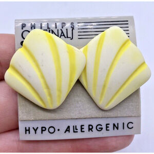 Vintage Earrings Shell Shape Butter Yellow Clay Beach Preppy Wear Cruise 1980s